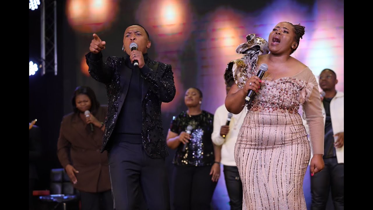 Dumi Mkokstad - Umkhulu Ft. Lebo Sekgobela