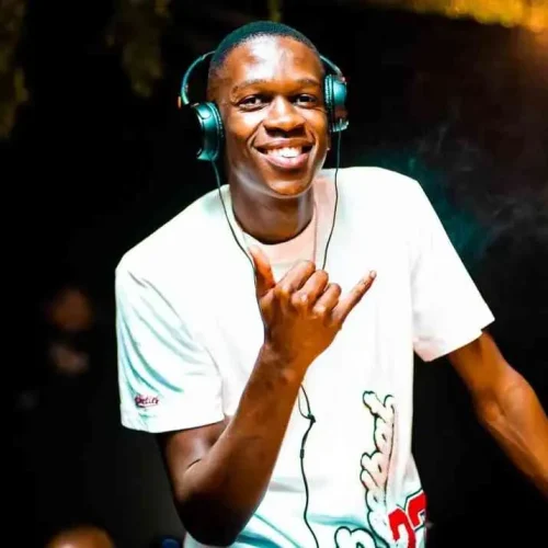 Tsebebe Moroke &ndash; Top Dawg Sessions 2.0